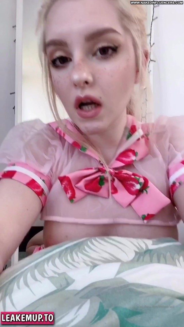 16049-little-wicked-cosplay-leaked-video-influencer-straight-hot-nude-cosplayers